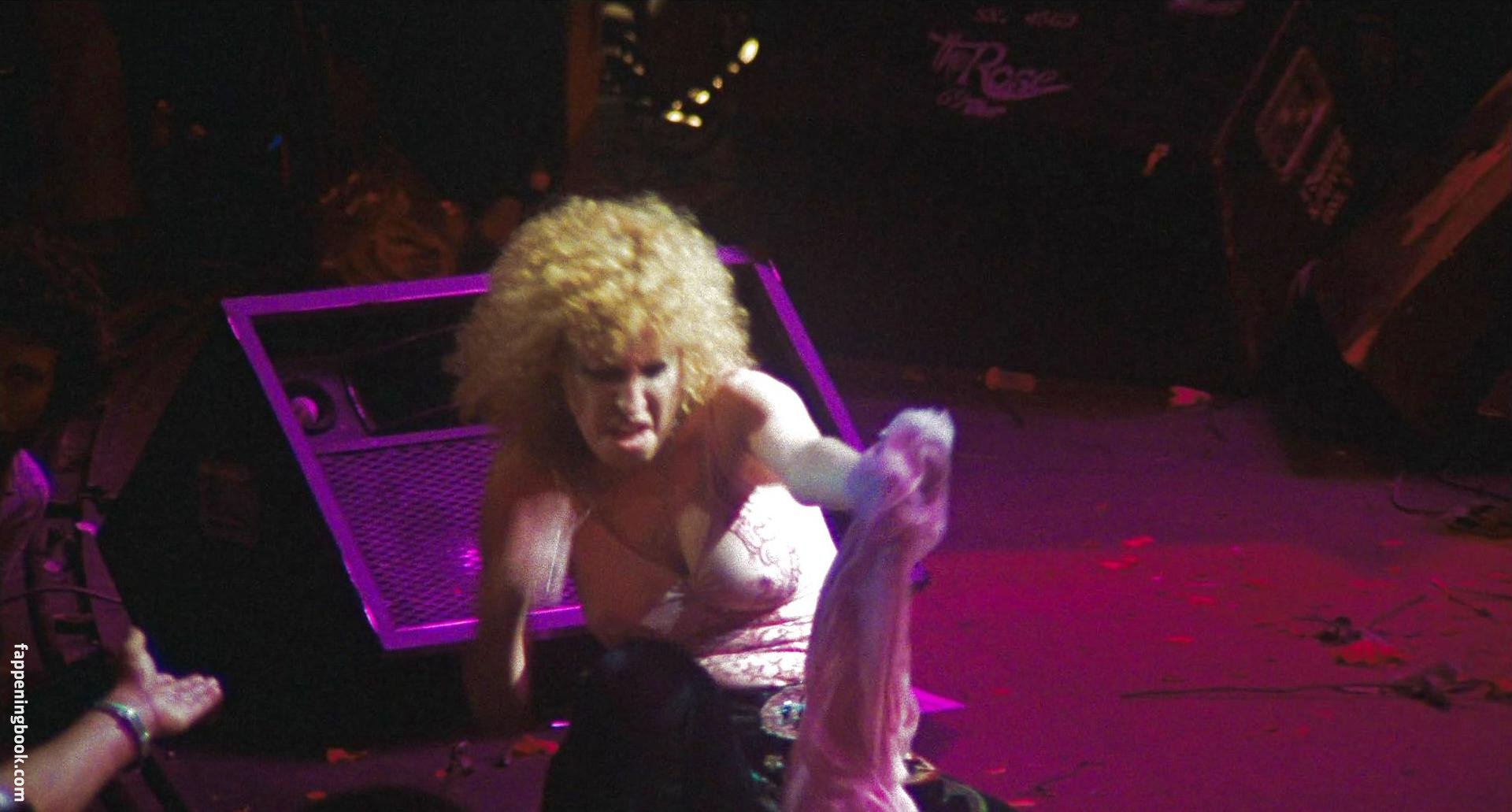 Has bette midler ever been nude