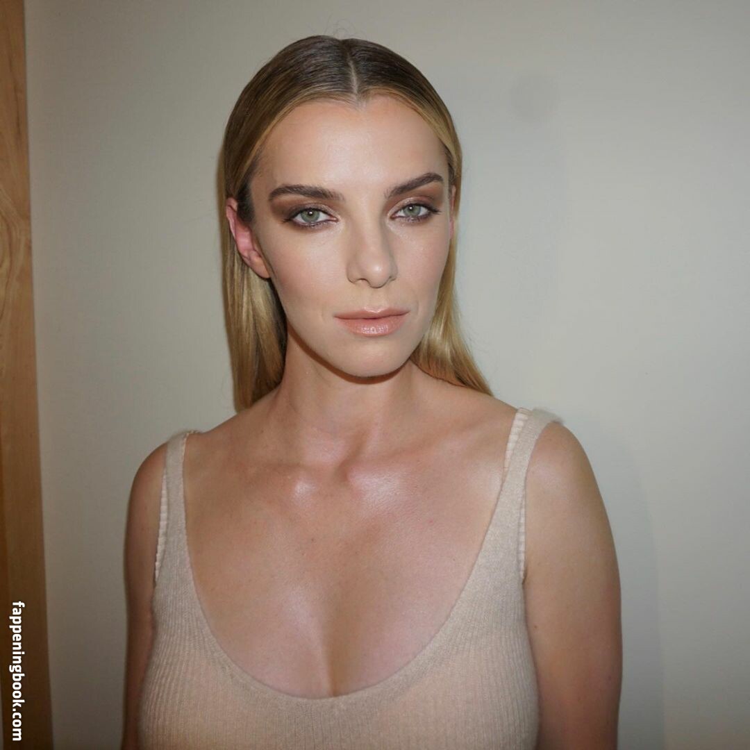 Betty Gilpin erome Latest Exclusive Leaked Photos