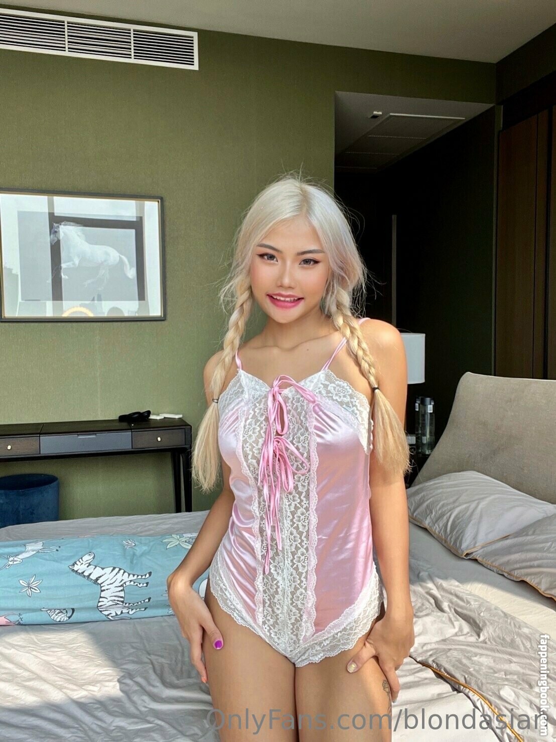 blondasian Nude OnlyFans Leaks