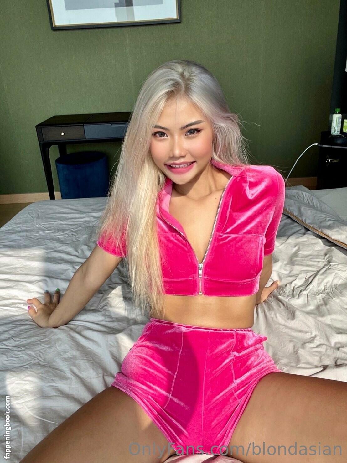 blondasian Nude OnlyFans Leaks