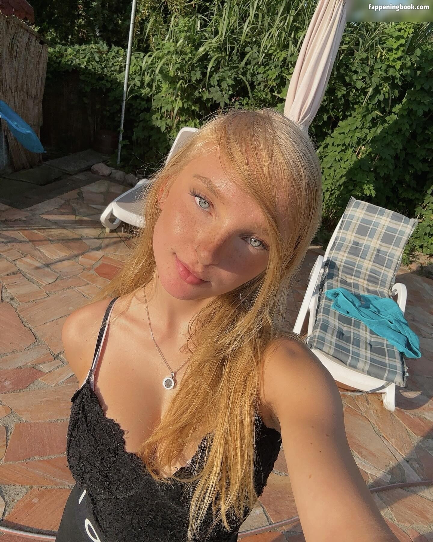 blonde_vivi erome Latest Exclusive Leaked Photos