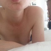 Bonnie Wright Tits