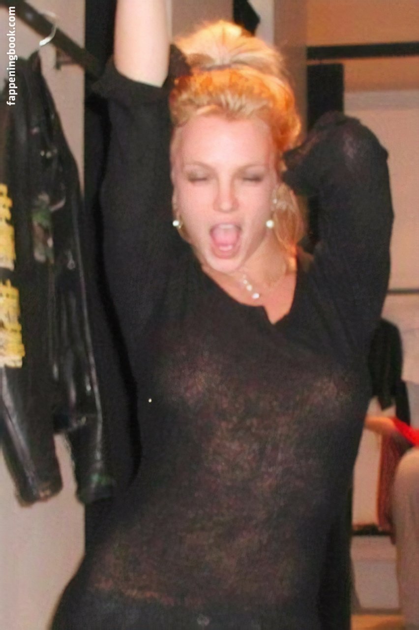 https://fappeningbook.com/photos/b/r/britney-spears/1000/159.jpg