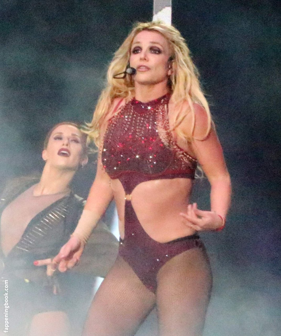 https://fappeningbook.com/photos/b/r/britney-spears/1000/35.jpg