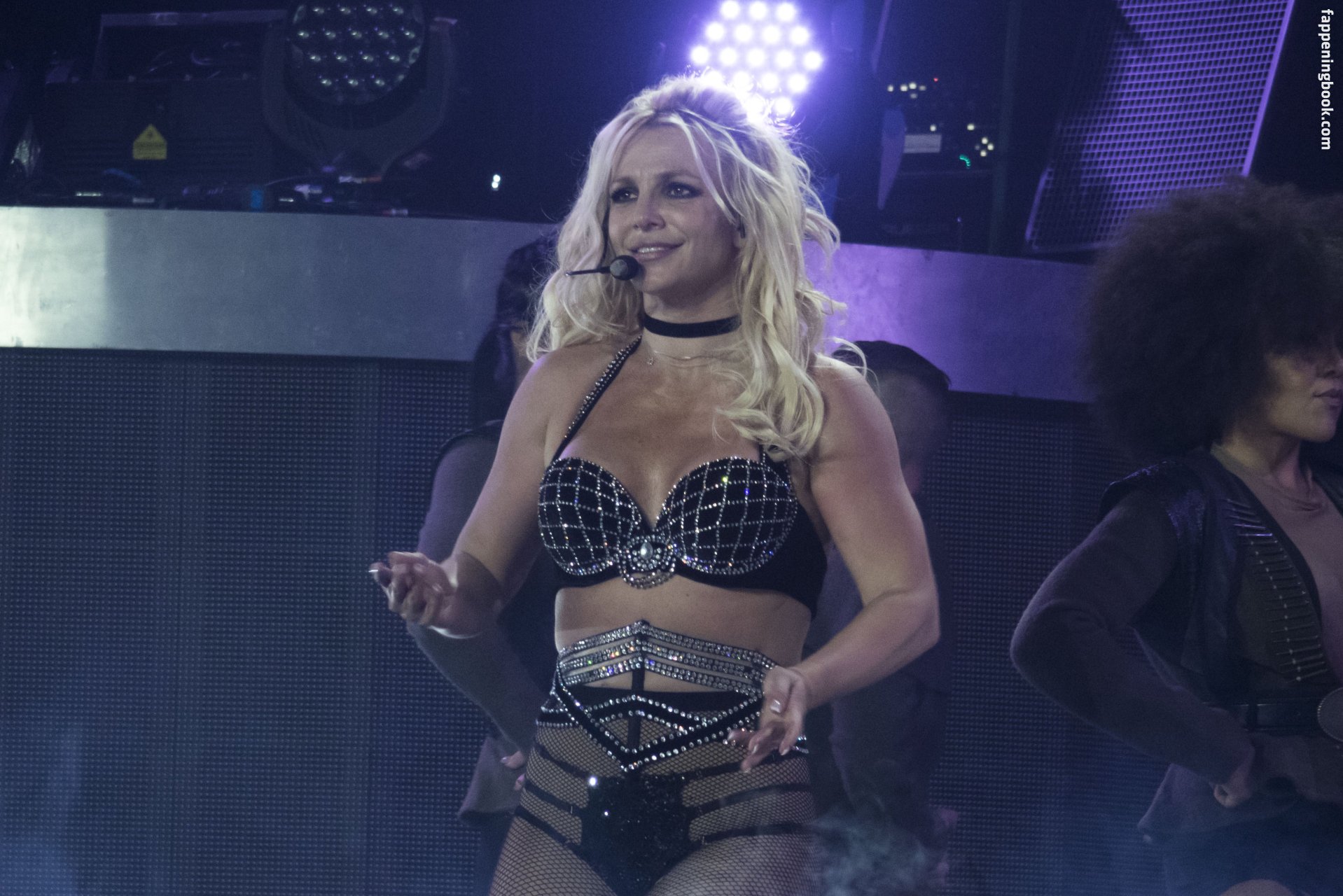 https://fappeningbook.com/photos/b/r/britney-spears/1000/48.jpg