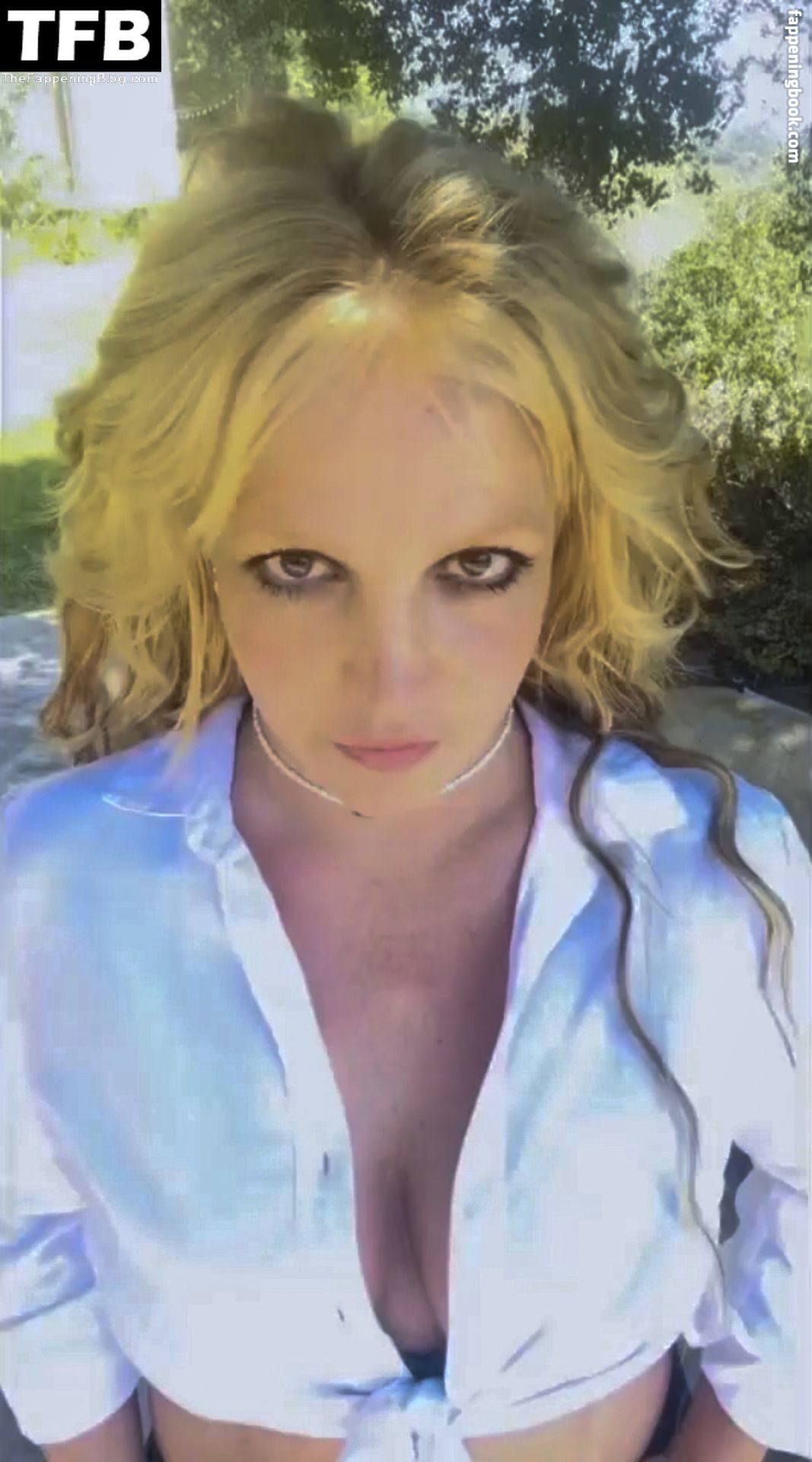 https://fappeningbook.com/photos/b/r/britney-spears/4000/3353.jpg