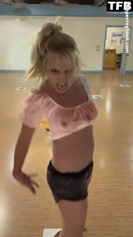 https://fappeningbook.com/photos/b/r/britney-spears/4000/3446.jpg