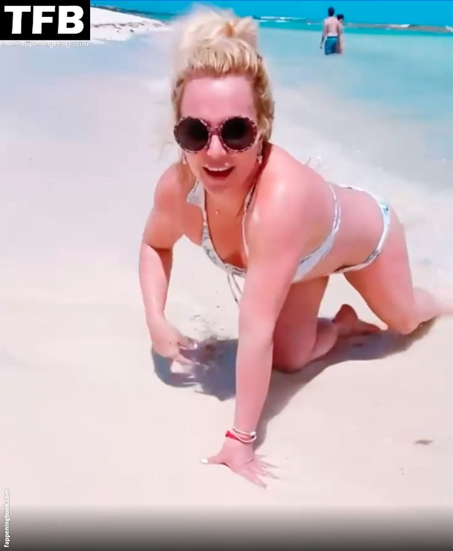 https://fappeningbook.com/photos/b/r/britney-spears/4000/3609.jpg