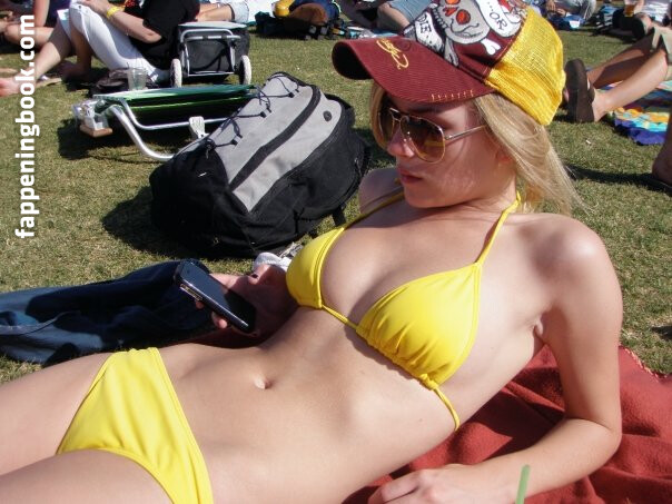 Britt Robertson Nude OnlyFans Leaks
