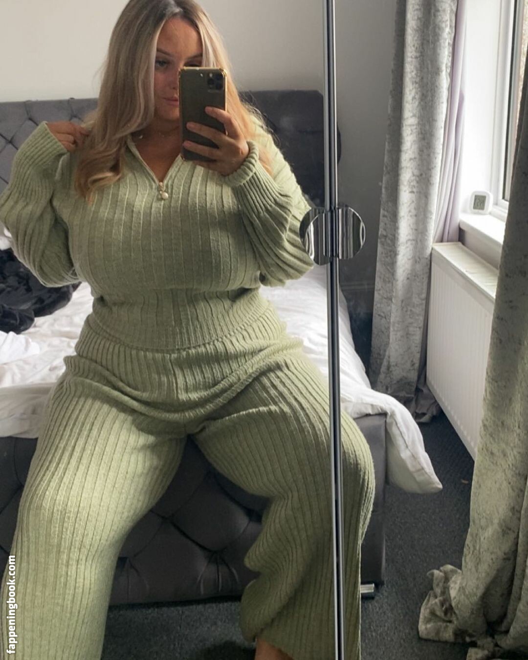 bustyholly Nude OnlyFans Leaks