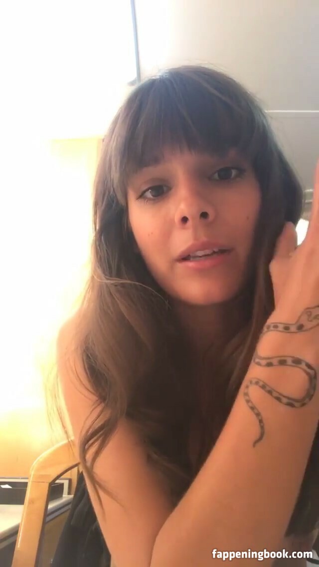 Caitlin Stasey Fapello Latest Exclusive Leaked Photos