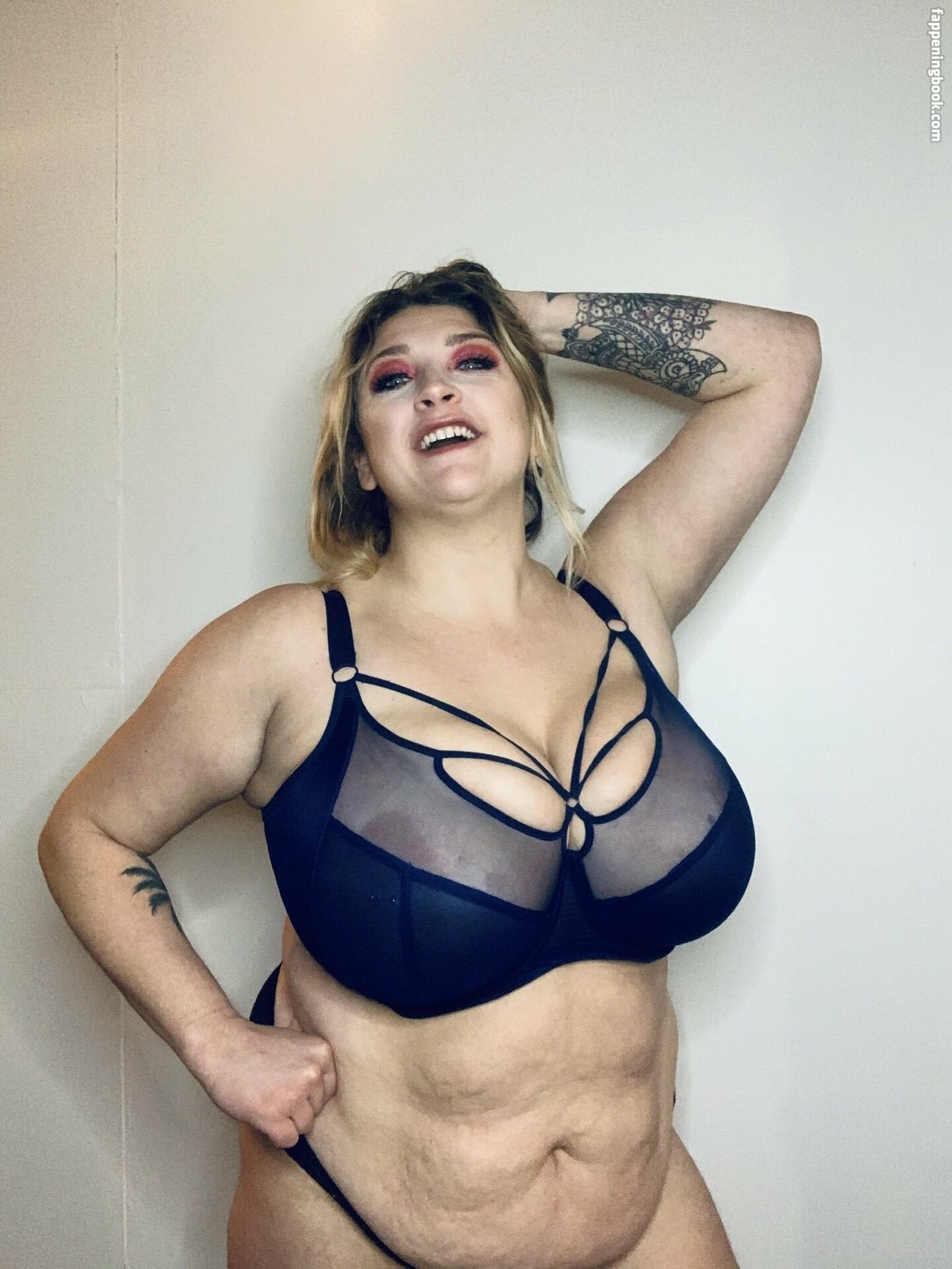 cambriacurves Nude OnlyFans Leaks