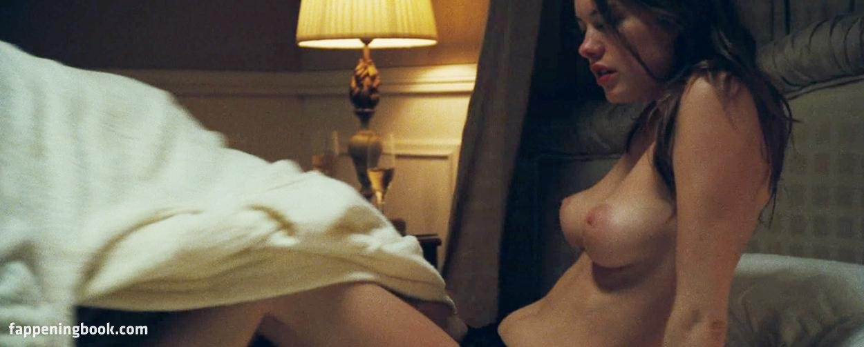 Camille Rowe Nude