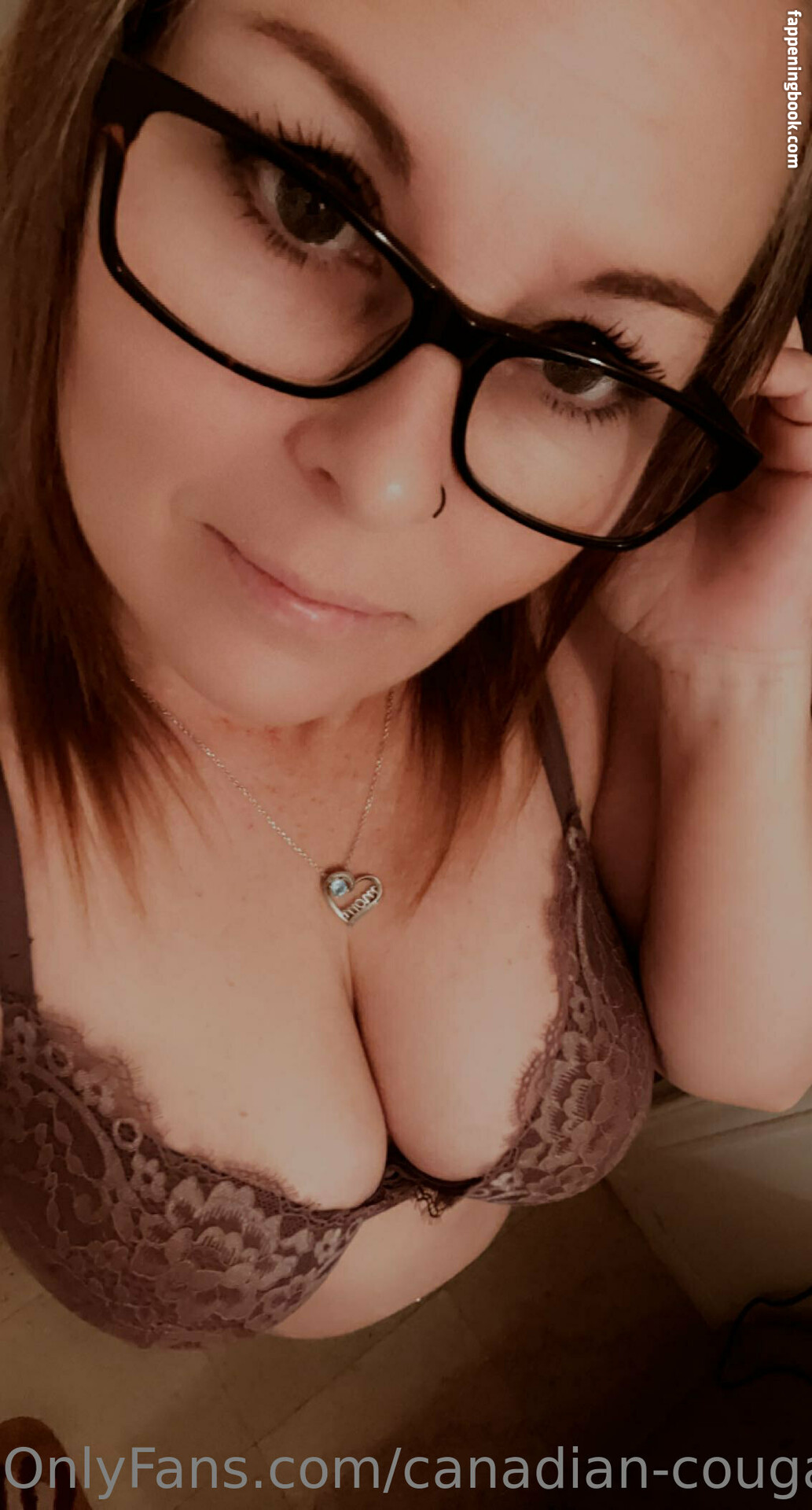 canadian-cougar Nude OnlyFans Leaks