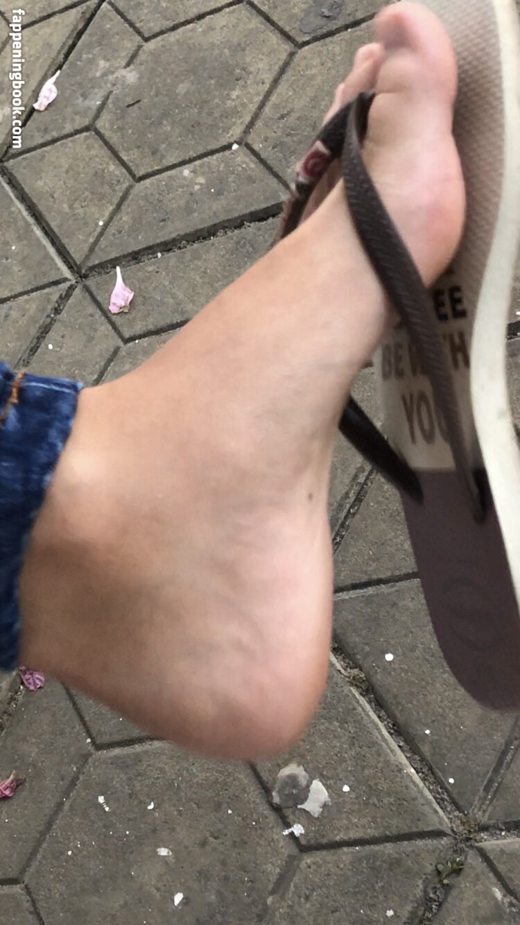 Candid Feet Nude OnlyFans Leaks