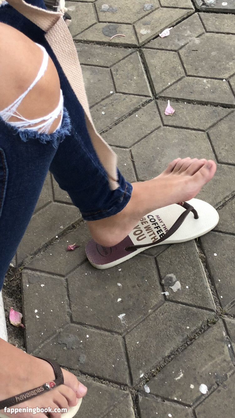 Candid Feet Nude OnlyFans Leaks