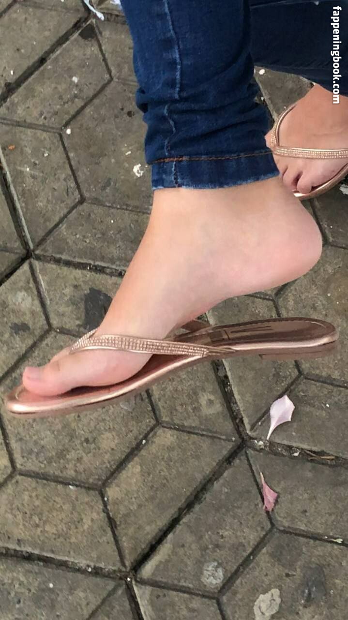 Candid Feet Nude OnlyFans Leaks