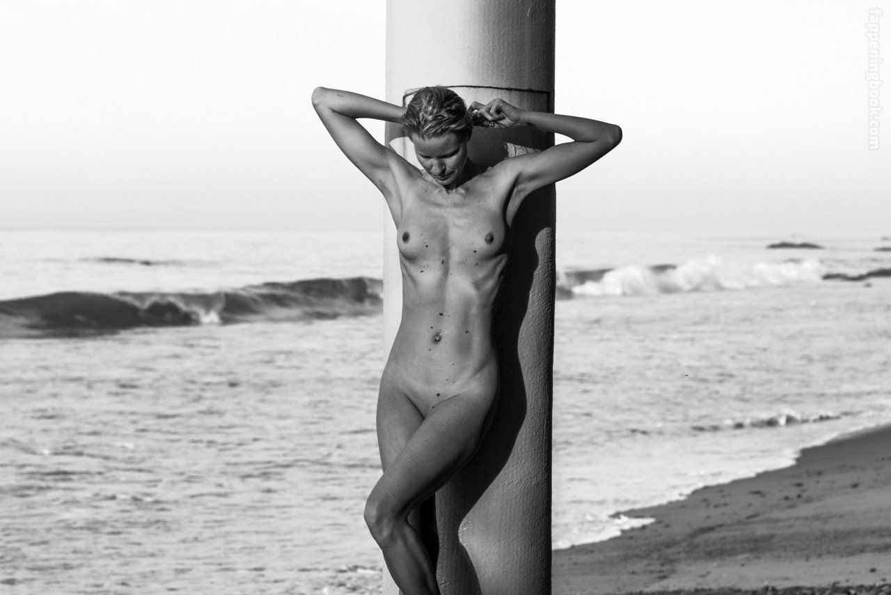 Caroline Winberg Nude