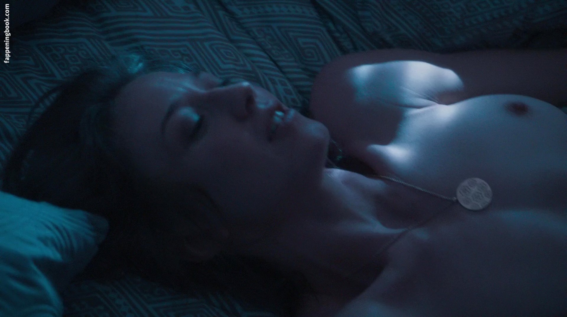 Carrie Coon Nude