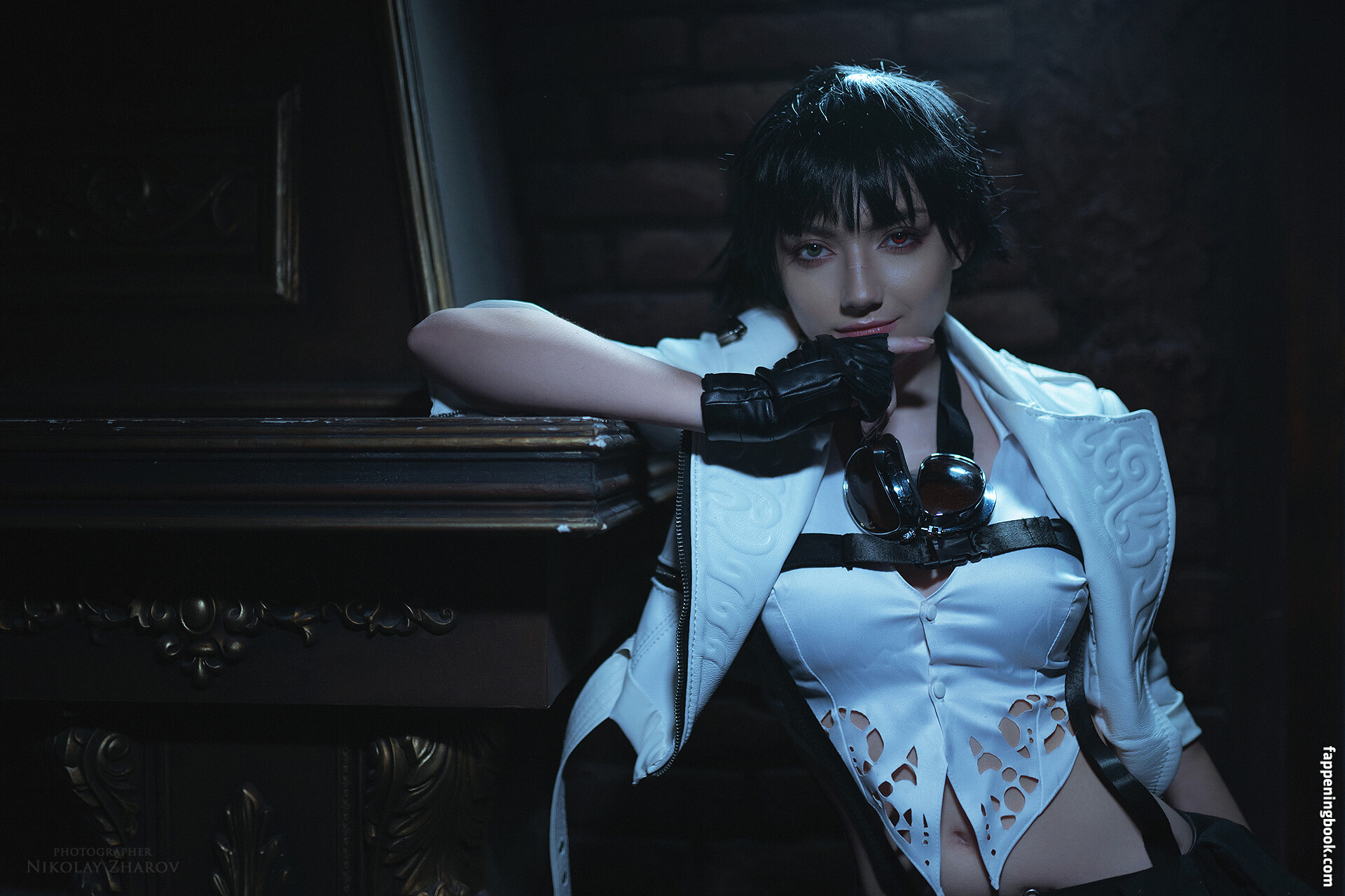 Леди девил май край 5. Devil May Cry леди косплей. Devil May Cry 5 леди. Lady DMC 5 Cosplay. Devil May Cry 5 леди косплей.