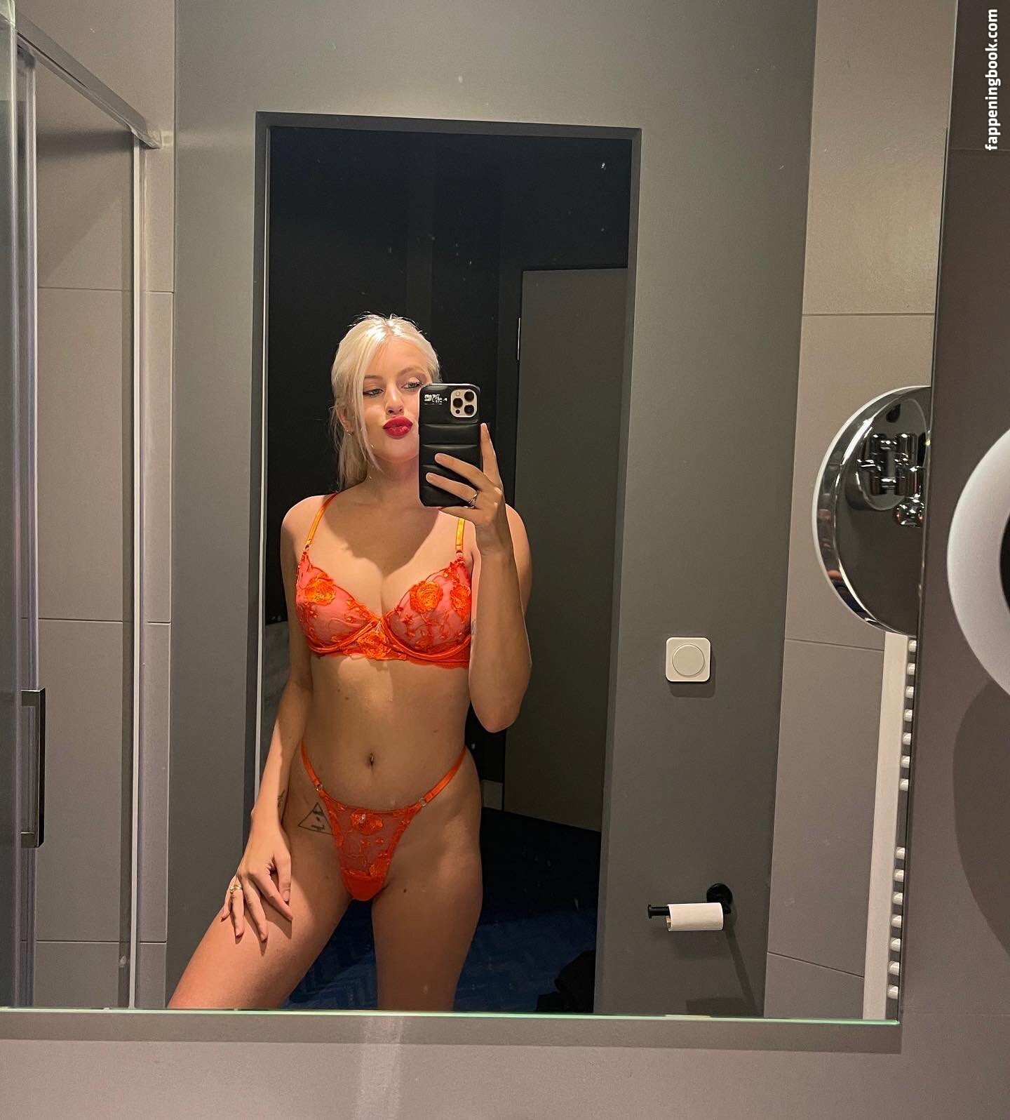 Chloe Verhagen Nude OnlyFans Leaks