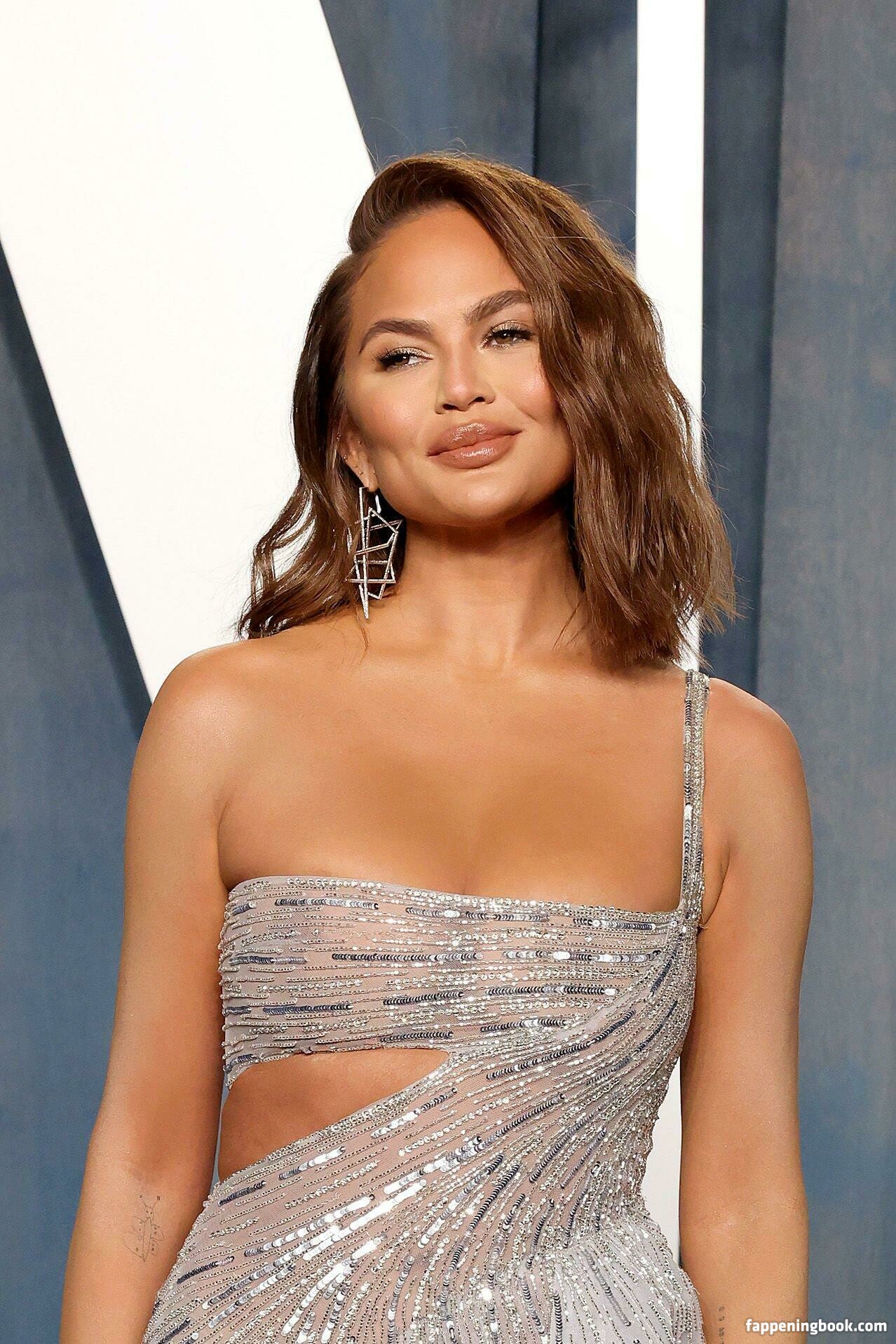 Chrissy Teigen Nude