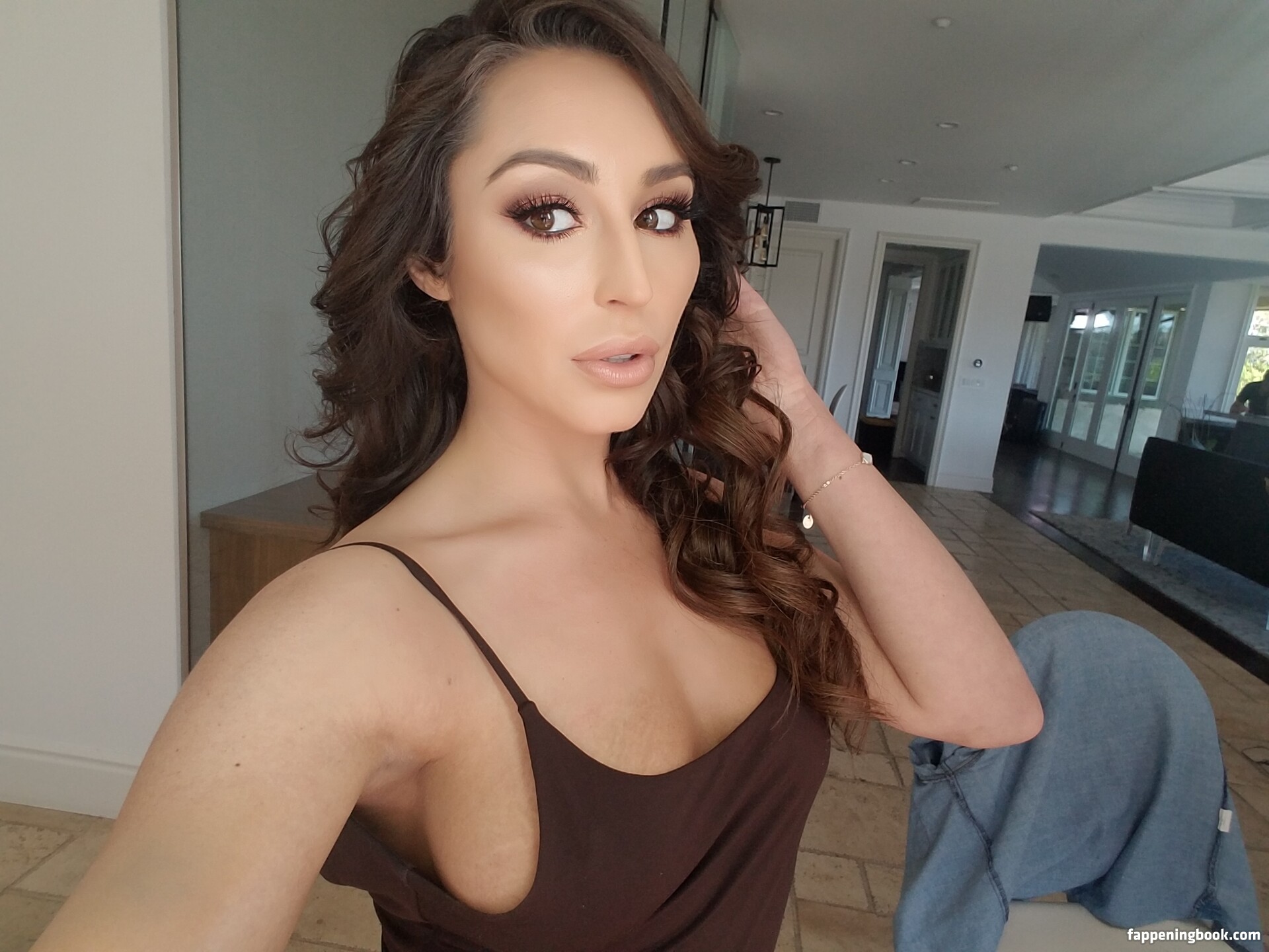 christianacinn Nude OnlyFans Leaks