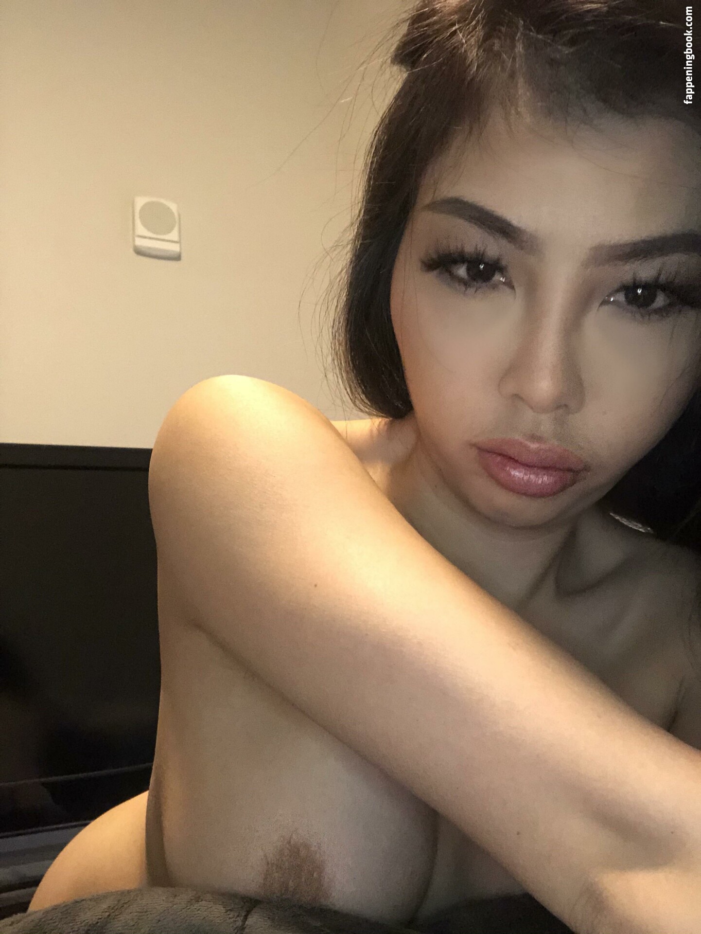 christinee_maee Nude OnlyFans Leaks