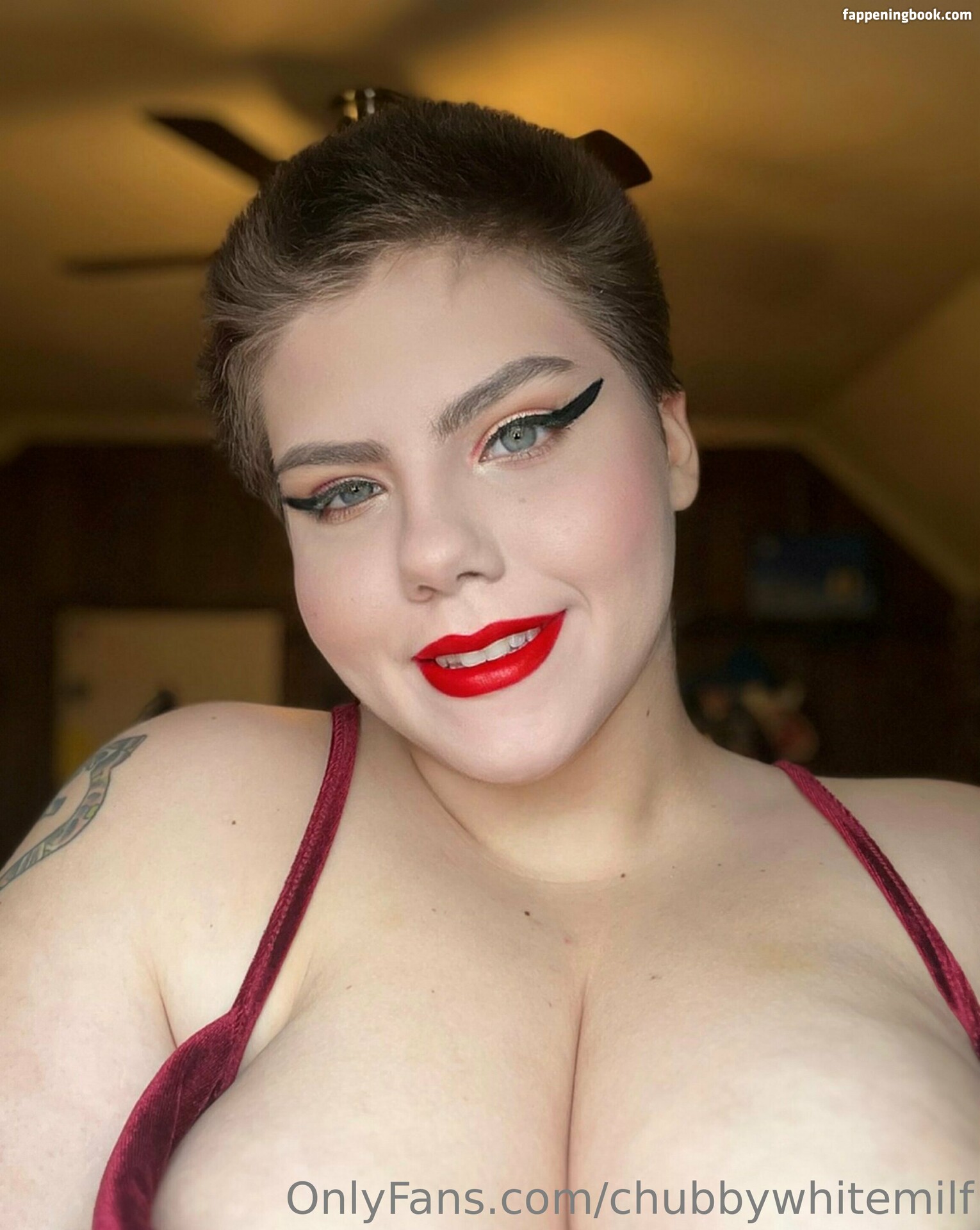 chubbywhitemilf Nude OnlyFans Leaks