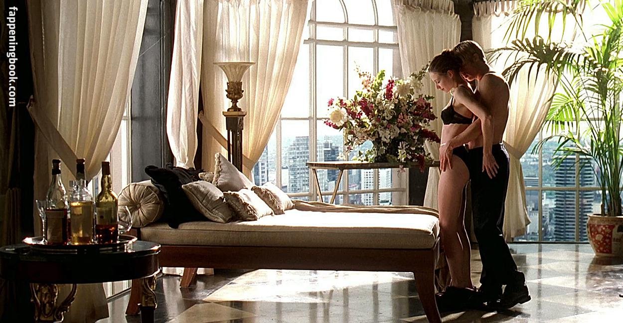 Claire Forlani Nude