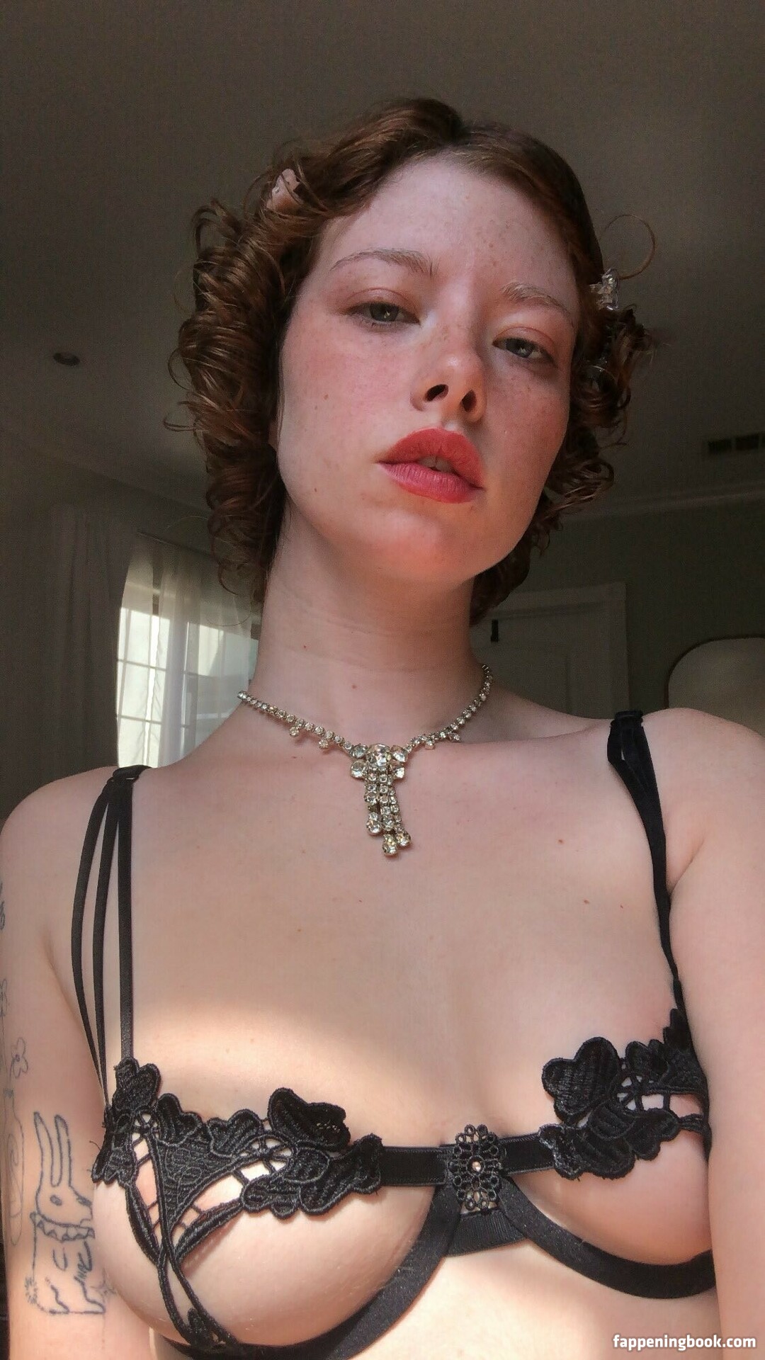Contrachloe nude