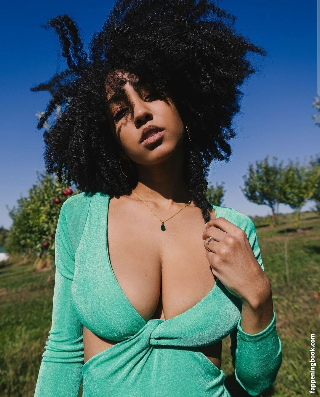 Curlswithv Nude