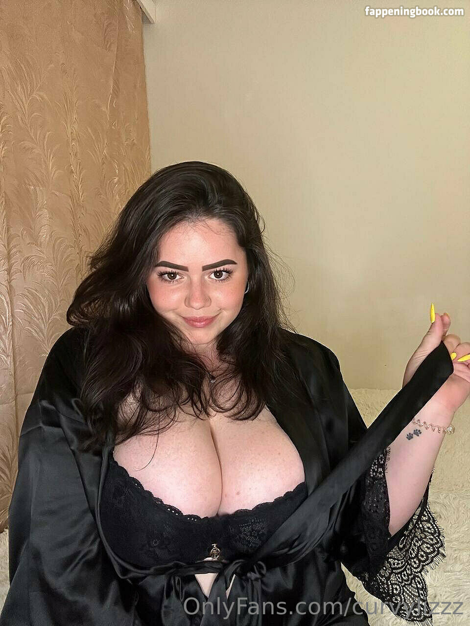 curvylizzz Nude OnlyFans Leaks