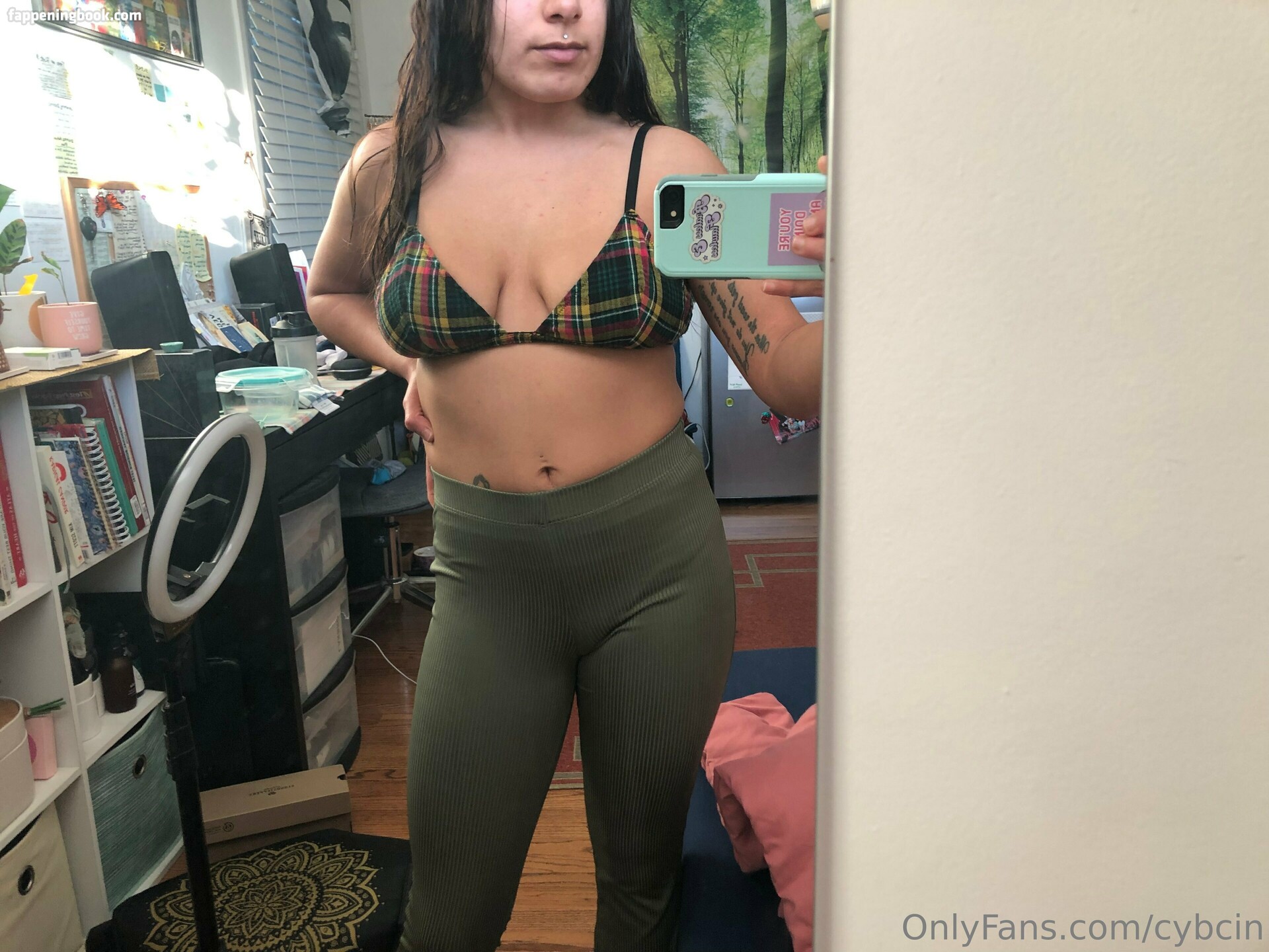 cybcin Nude OnlyFans Leaks