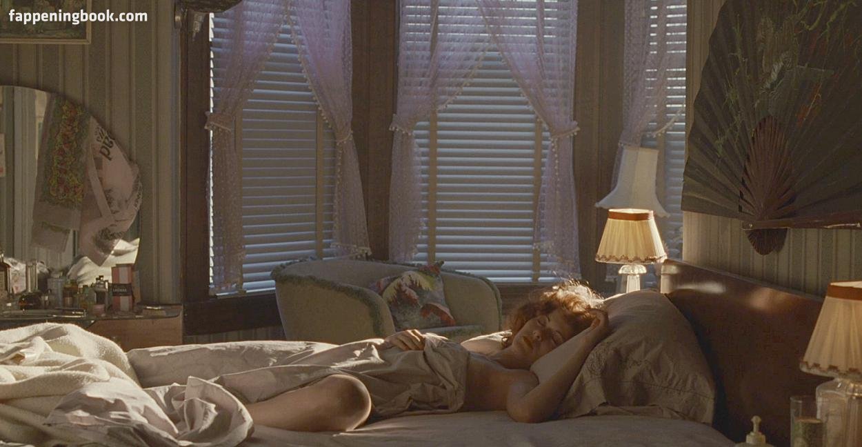 Debra Messing Nude, The Fappening - Photo #144144 - FappeningBook.