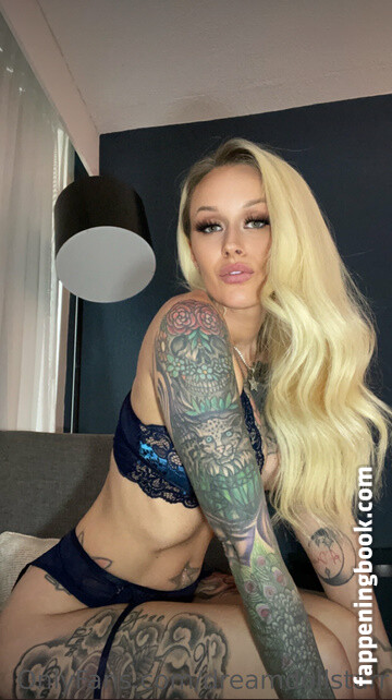 dreamdollstarr Nude OnlyFans Leaks