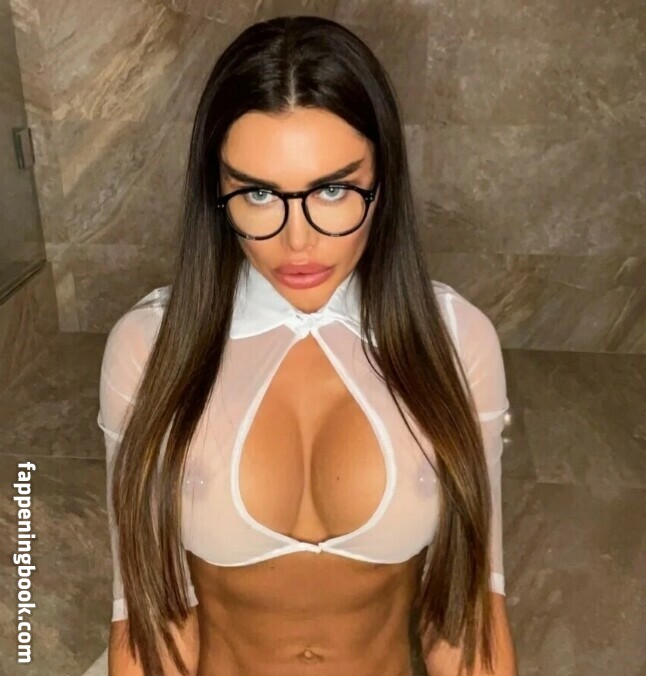 elena_buttyb Nude OnlyFans Leaks