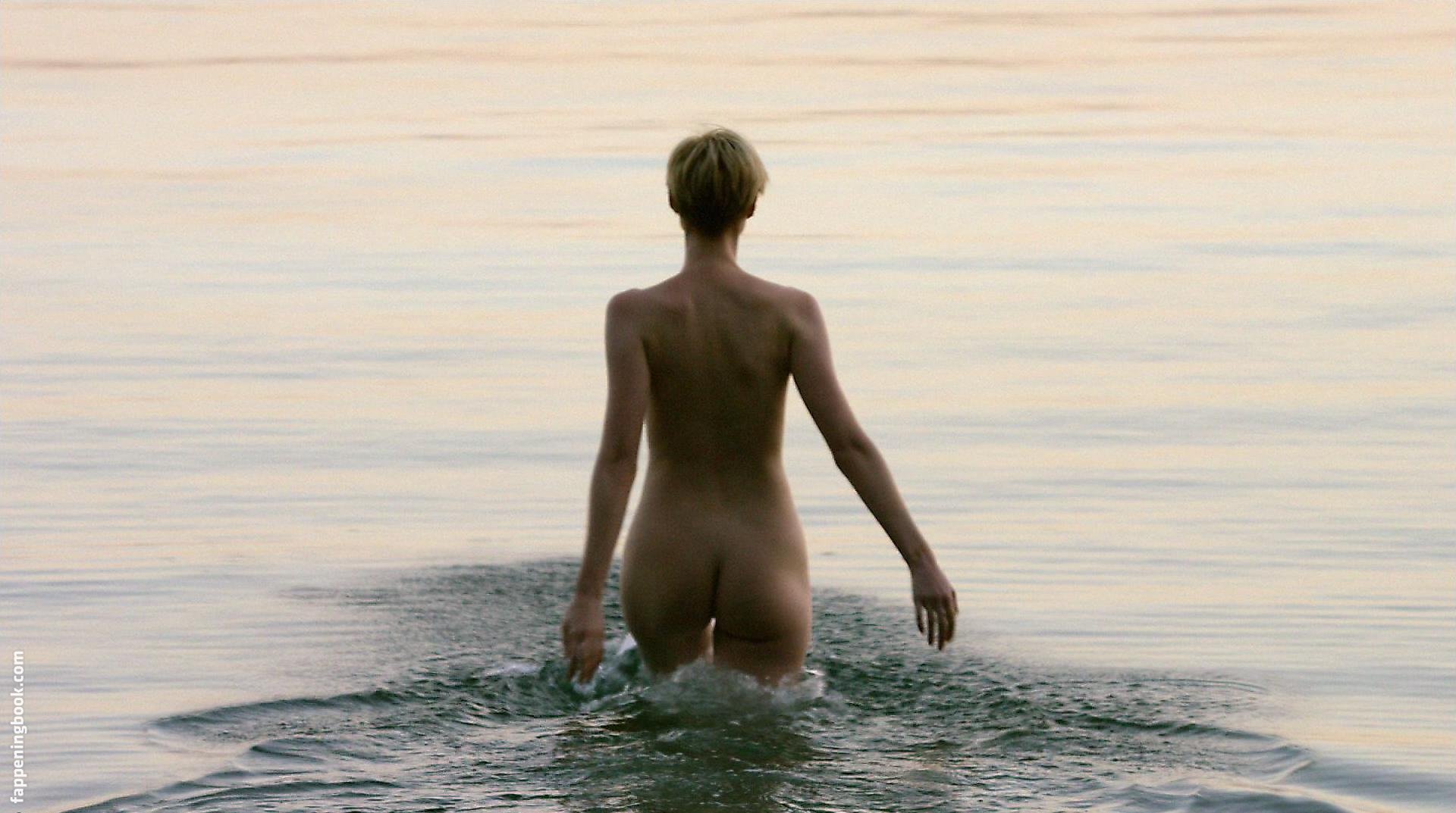 Elizabeth Debicki Nude The Fappening Photo Fappeningbook