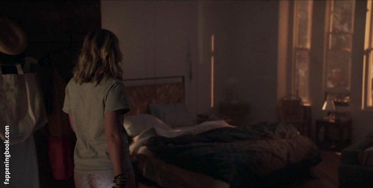 Elizabeth Lail Nude