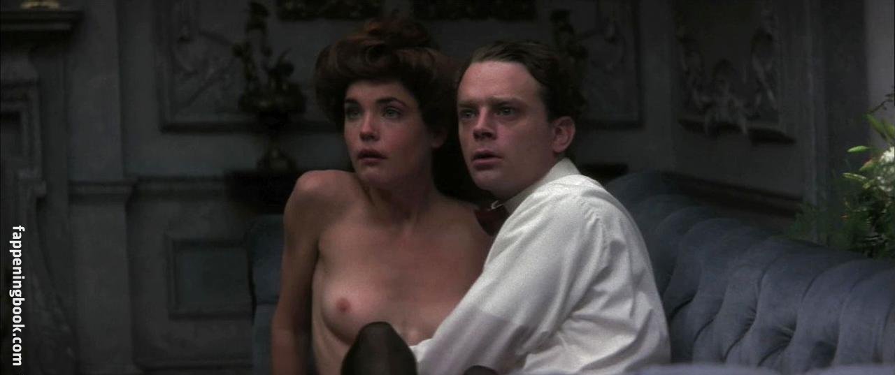 Elizabeth McGovern Nude