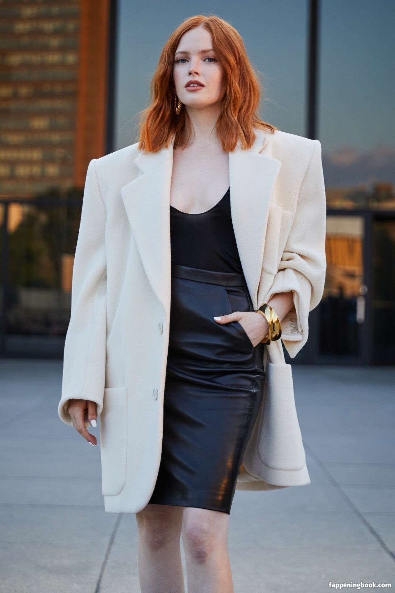 https://fappeningbook.com/photos/e/l/ellie-bamber/1000/334.jpg