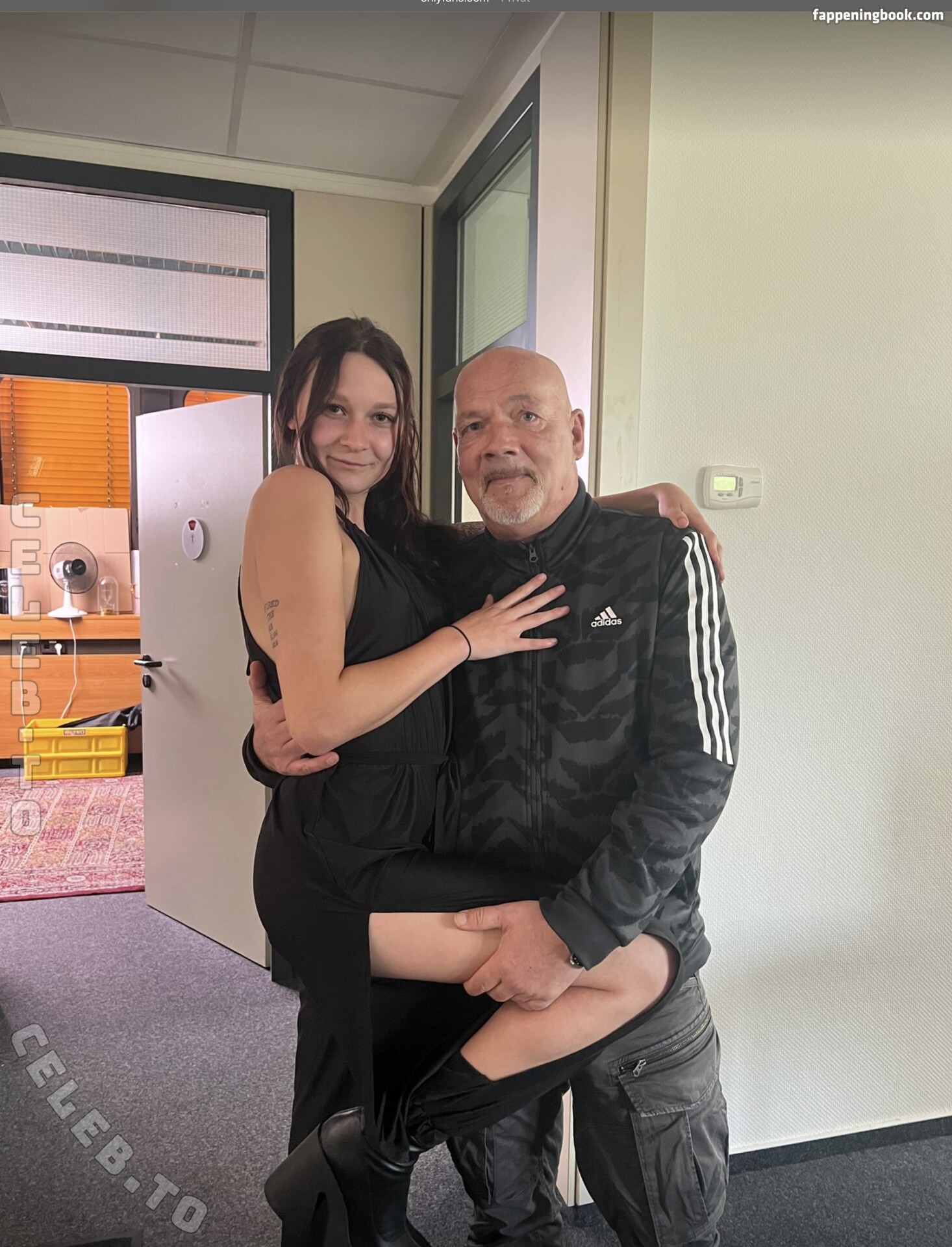 Ember Ems Nude OnlyFans Leaks