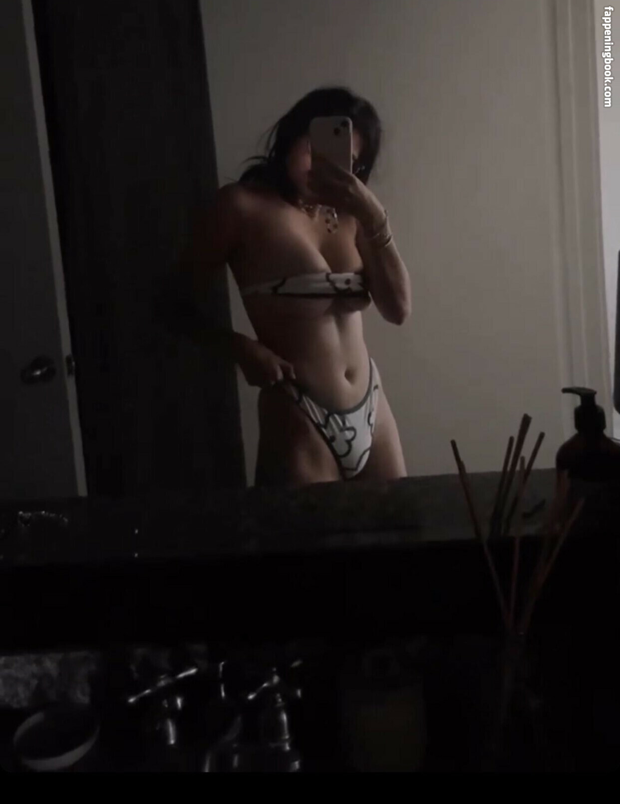 Emilia Torres Nude OnlyFans Leaks