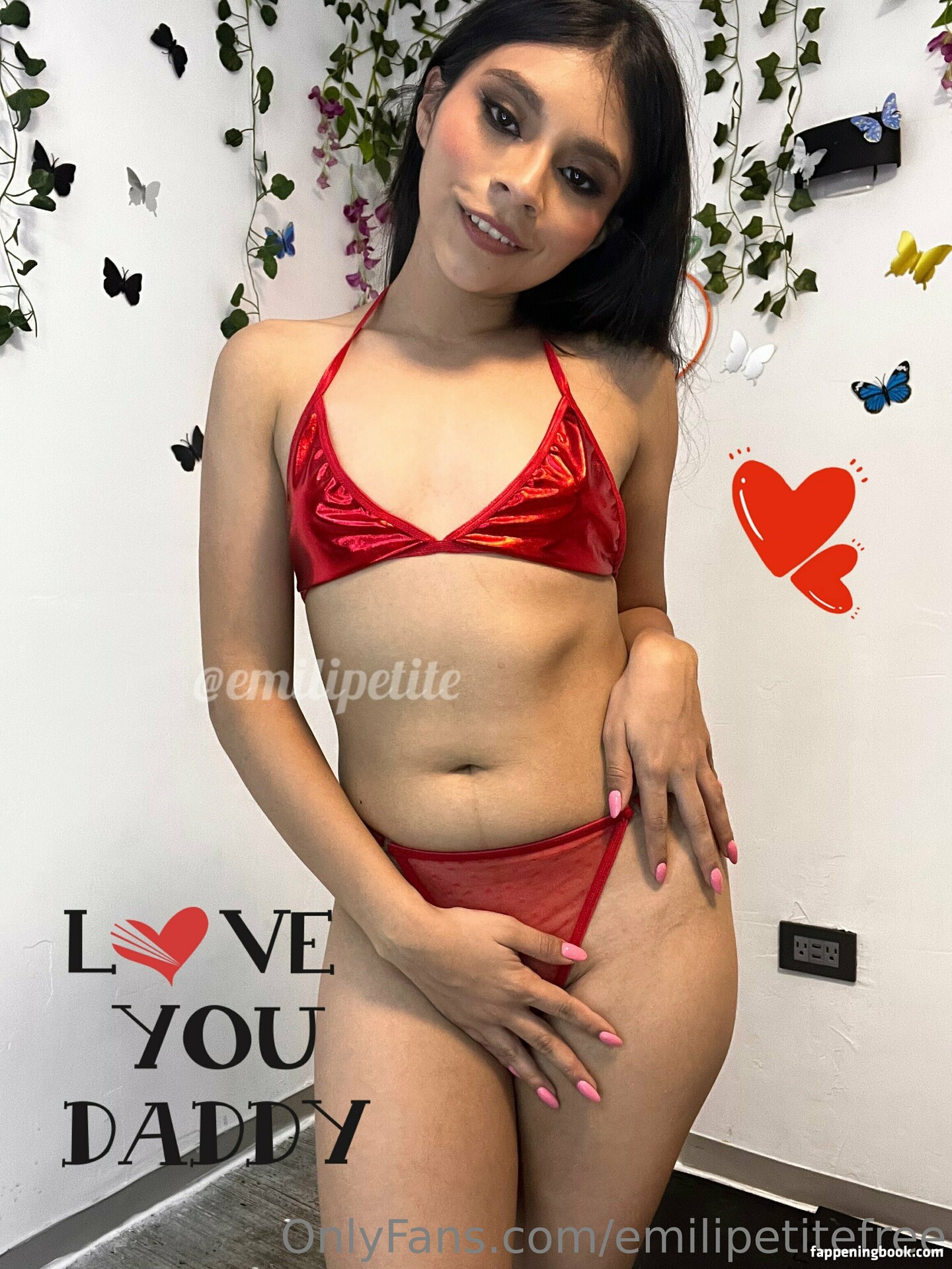 emilipetitefree Nude OnlyFans Leaks