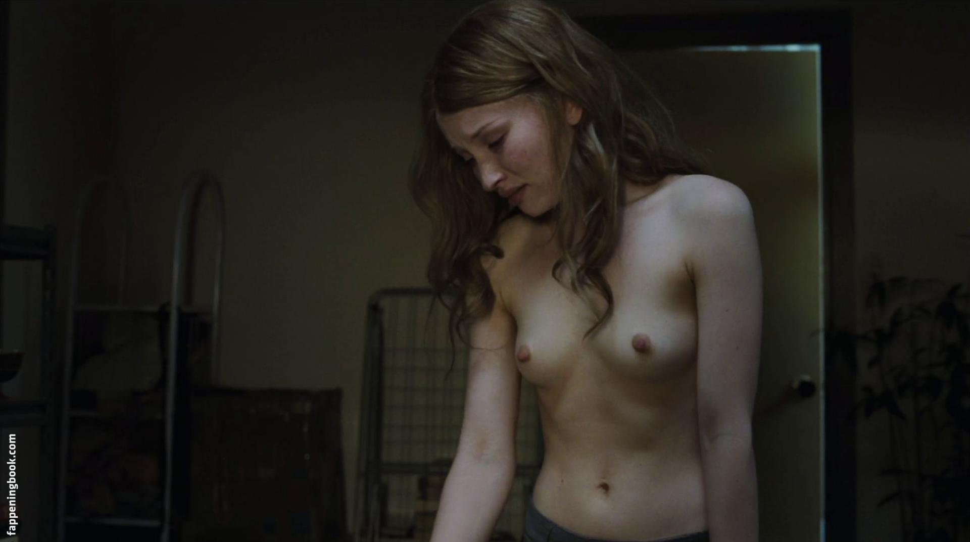 Emily Browning Nude The Fappening Photo Fappeningbook