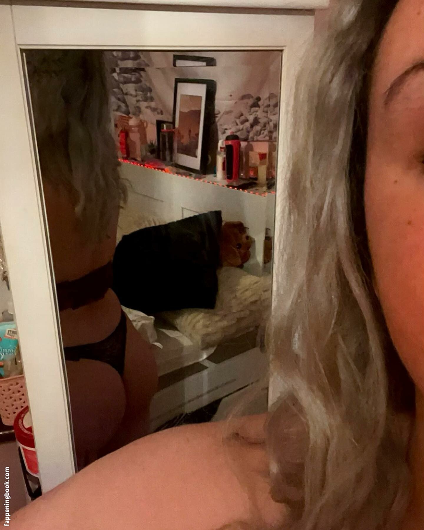 Emily J Fapello Latest Exclusive Leaked Photos