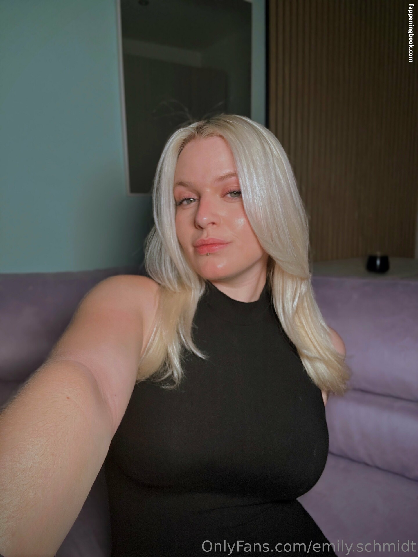emily.schwarz Nude OnlyFans Leaks