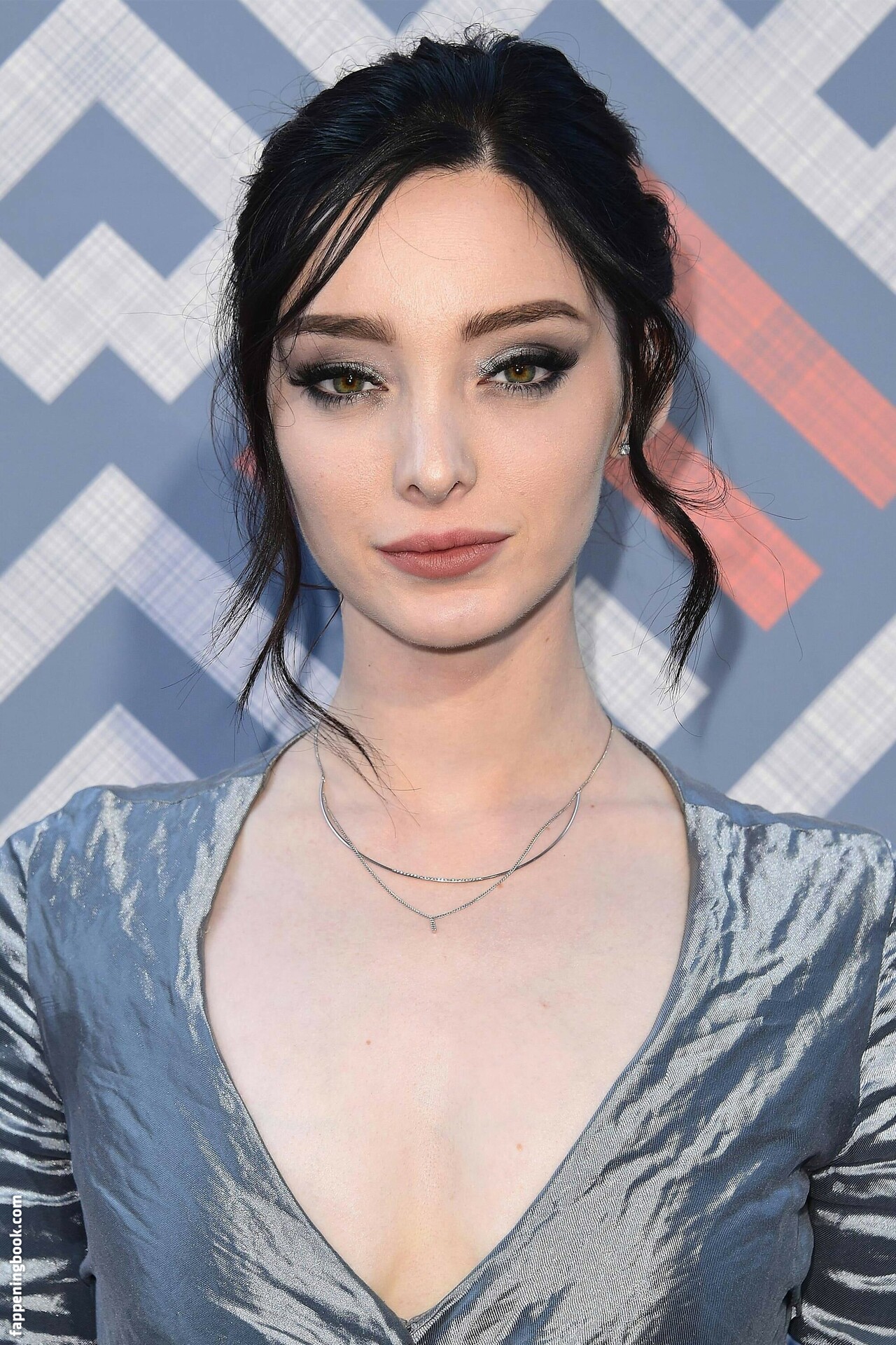 Emma Dumont erome Latest Exclusive Leaked Photos