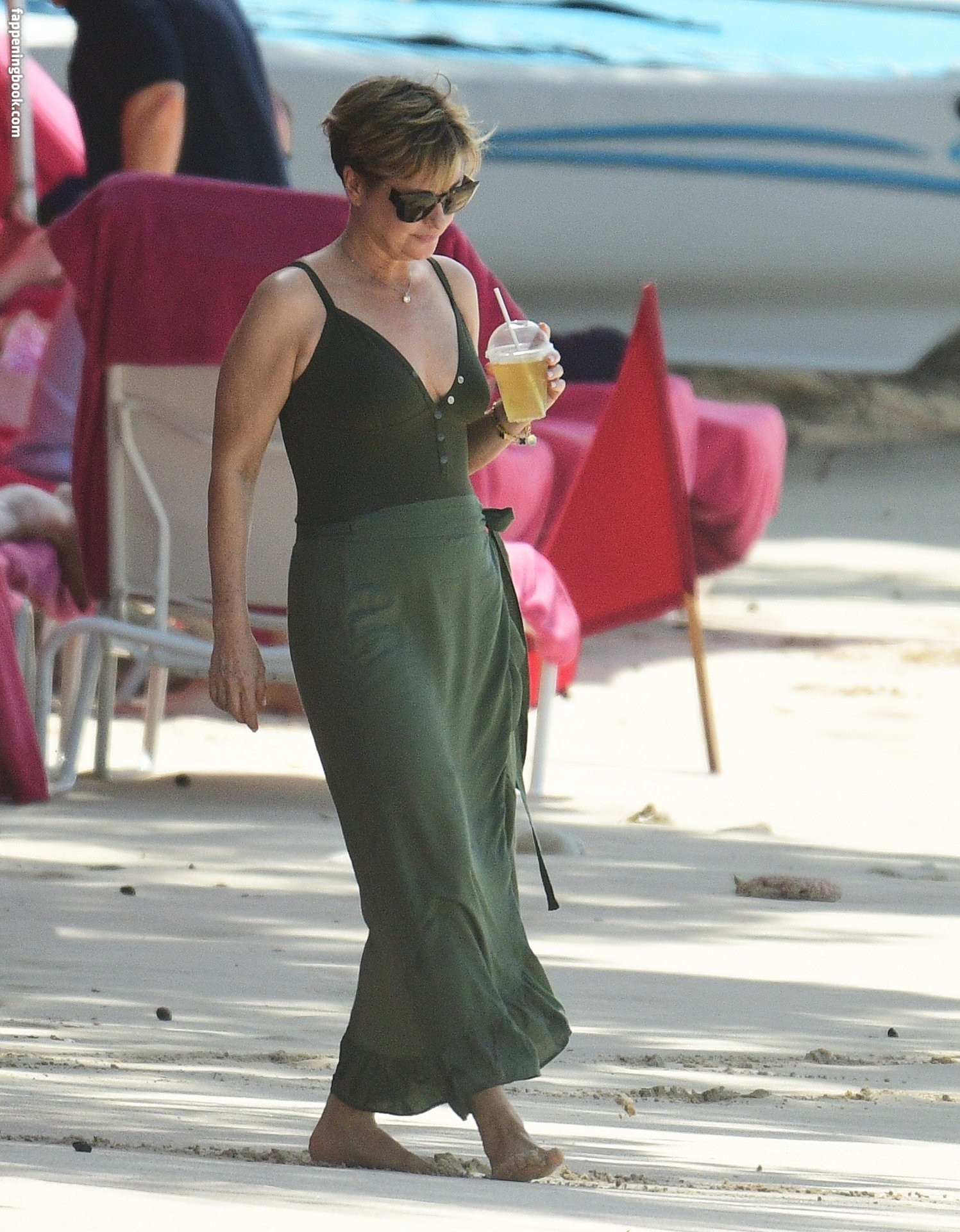 Forbes nackt Emma  Jennifer Lawrence