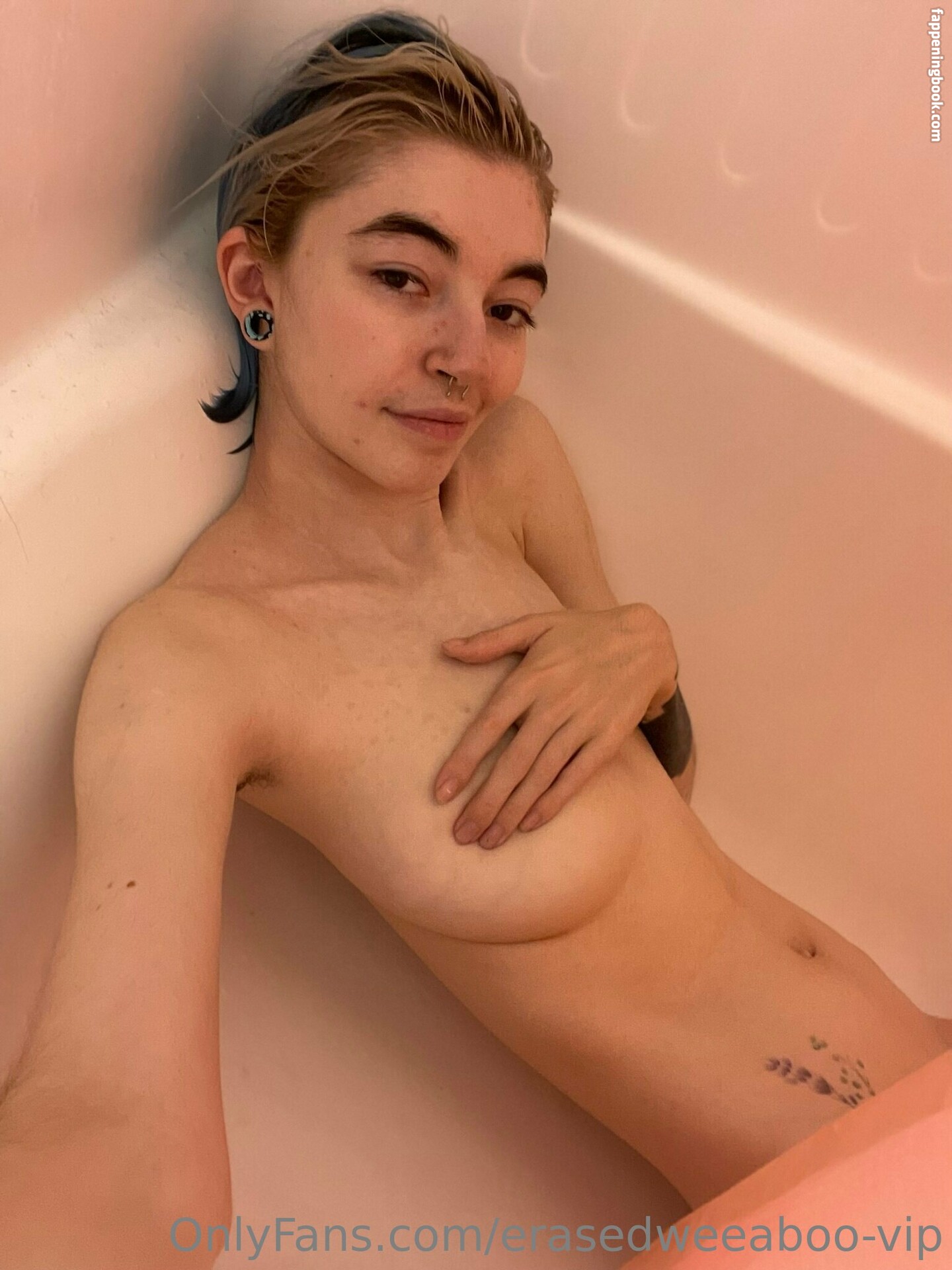 erasedweeaboo Nude OnlyFans Leaks